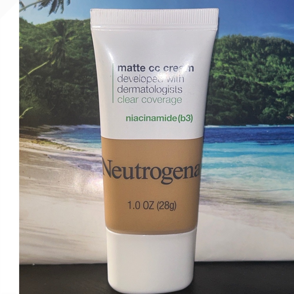 Neutrogena Clear Coverage Matte CC Cream Cappuccino 6.3‎ Niacinamide Full Cover